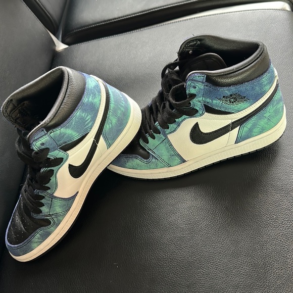 Wmns Air Jordan 1 Retro High OG 'Tie-Dye - Picture 1 of 4
